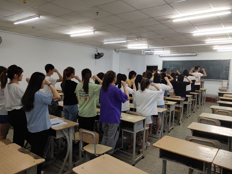 QQ图片20190613231653.jpg QQ图片20190613231653.jpg